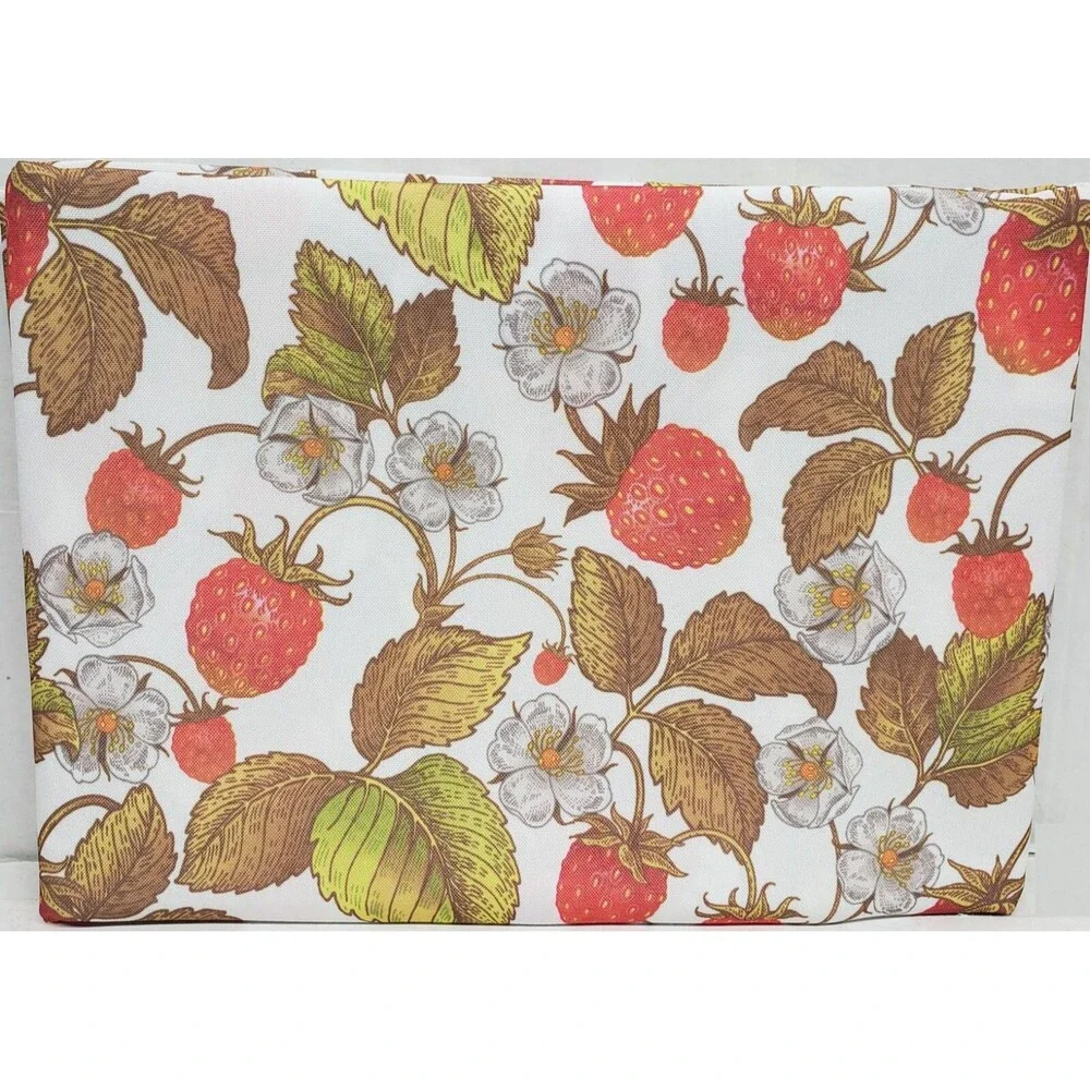 1 Printed Fabric Tablecloth, 70